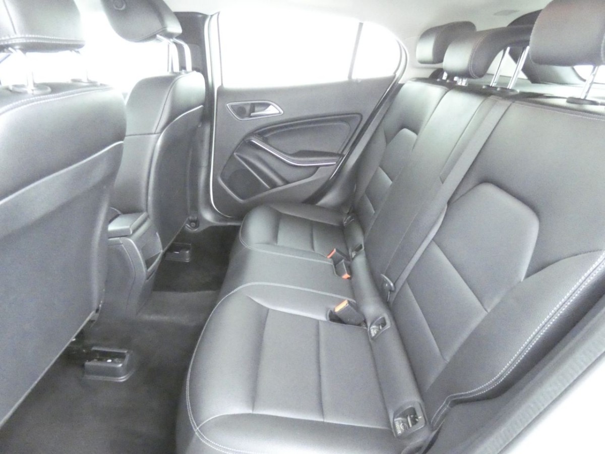 MERCEDES-BENZ GLA-CLASS 1.6 GLA 200 SE 5D 154 BHP ESTATE - 2017 - £14,990