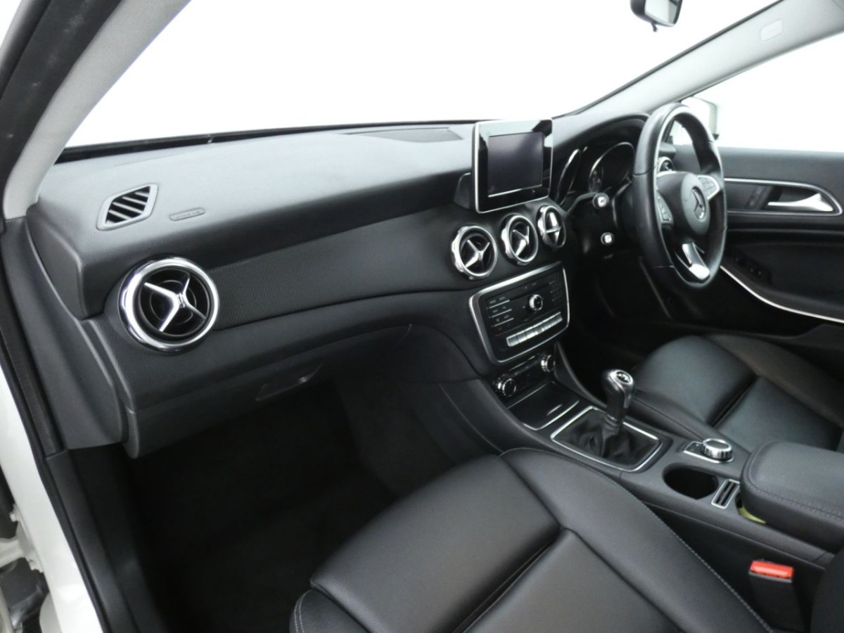 MERCEDES-BENZ GLA-CLASS 1.6 GLA 200 SE 5D 154 BHP ESTATE - 2017 - £14,990