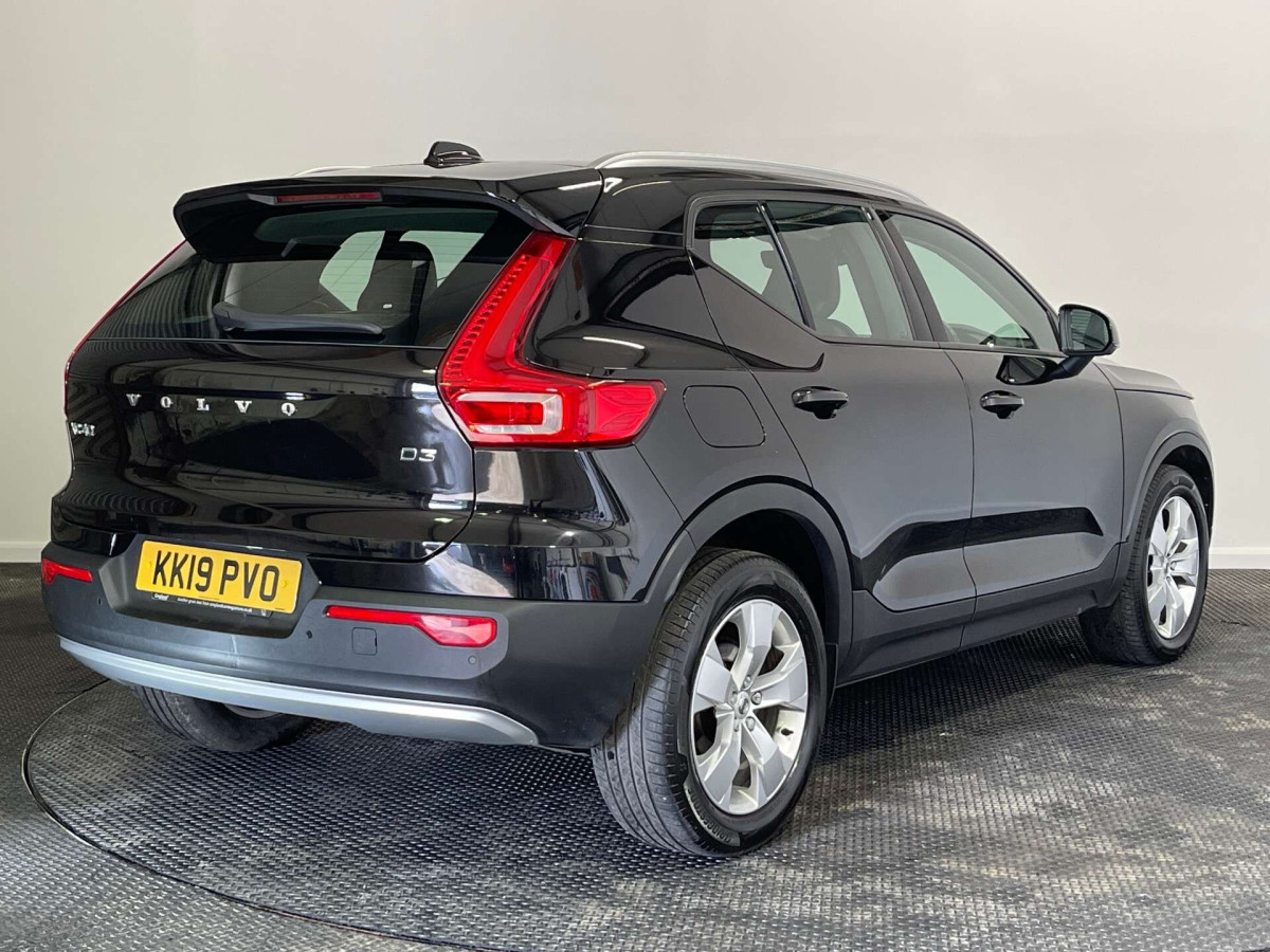 VOLVO XC40 2019 (19) 2.0 D3 MOMENTUM SUV 5DR DIESEL AUTO EURO 6 (S/S) (150 PS) - 2019 - £12,500