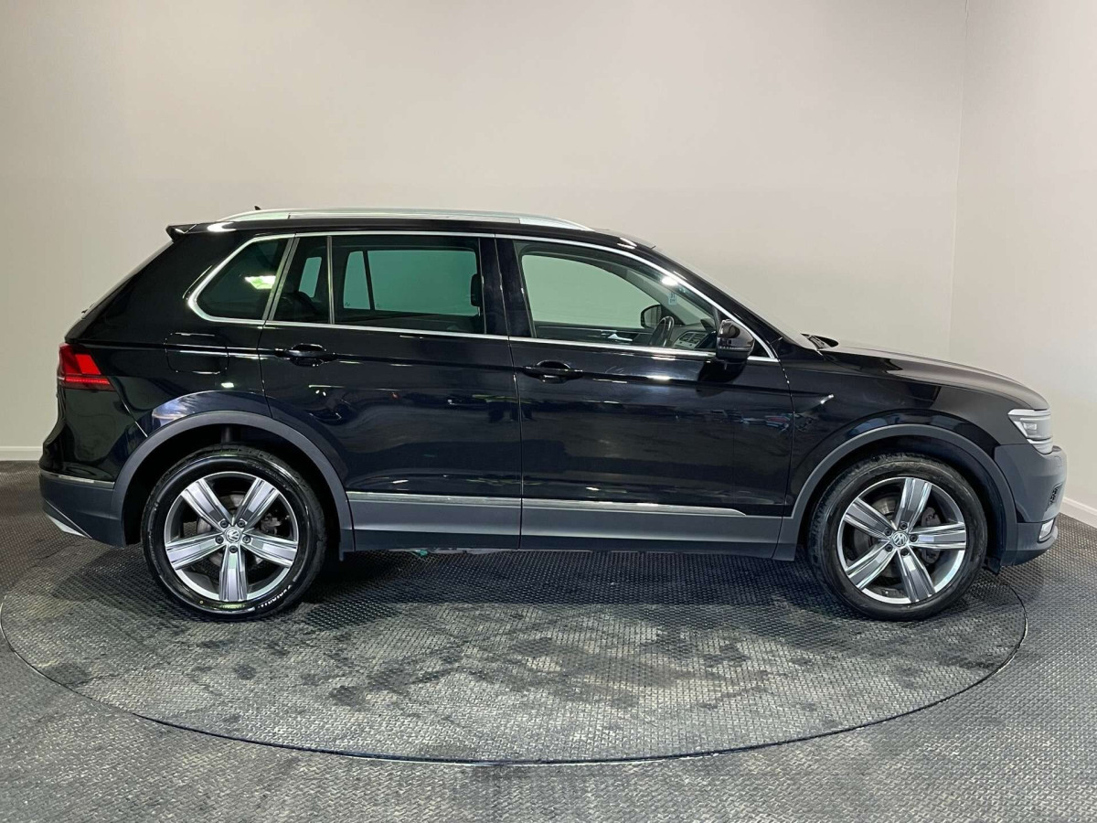 VOLKSWAGEN TIGUAN 2017 (17) 2.0 BITDI BLUEMOTION TECH SEL SUV 5DR DIESEL DSG 4MOTION EURO 6 (S/S) (240 - 2017 - £15,700