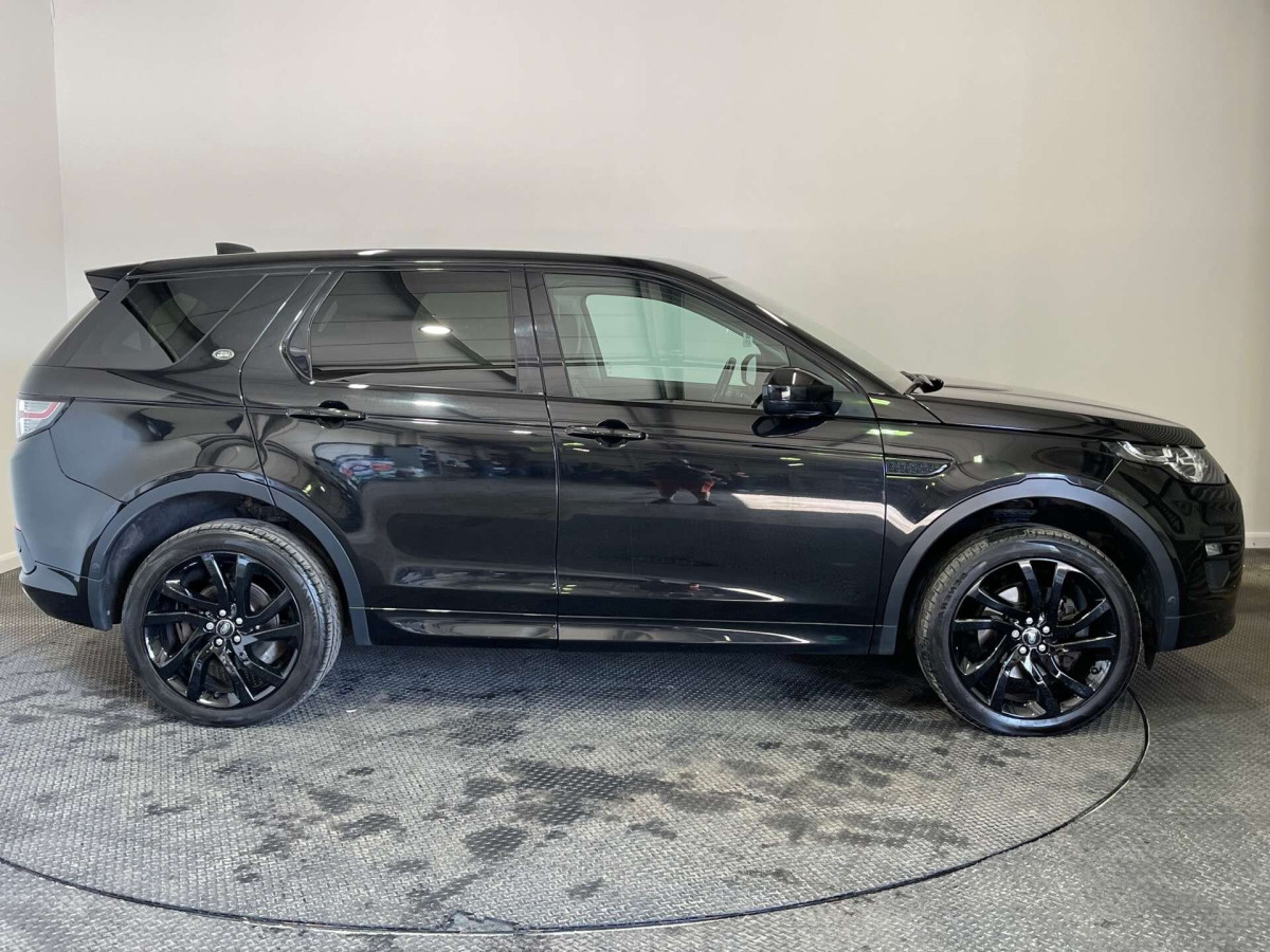 LAND ROVER DISCOVERY SPORT 2017 (17) 2.0 TD4 HSE DYNAMIC LUX SUV 5DR DIESEL AUTO 4WD EURO 6 (S/S) (180 PS) - 2017 - £14,800