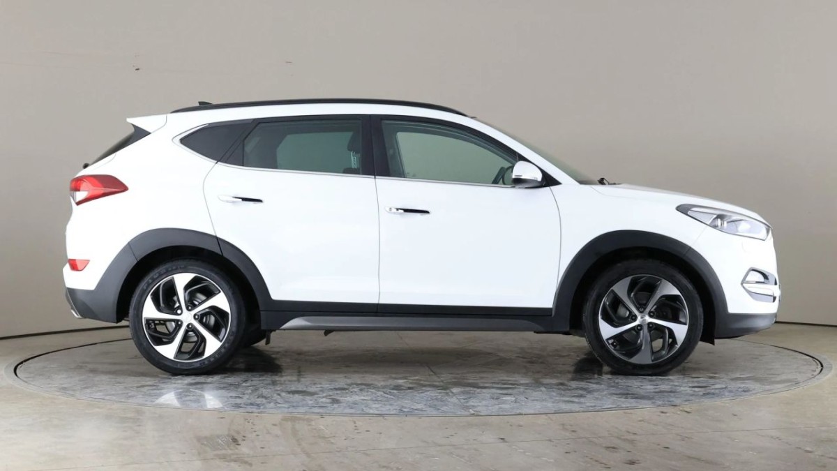 HYUNDAI TUCSON 2.0 CRDI PREMIUM SE BLUE DRIVE 5D 134 BHP - 2016 - £11,700