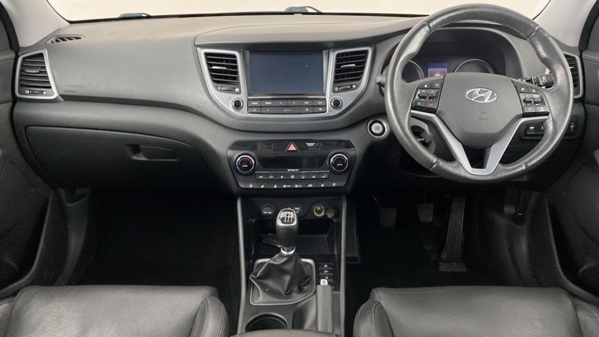 HYUNDAI TUCSON 2.0 CRDI PREMIUM SE BLUE DRIVE 5D 134 BHP - 2016 - £11,700
