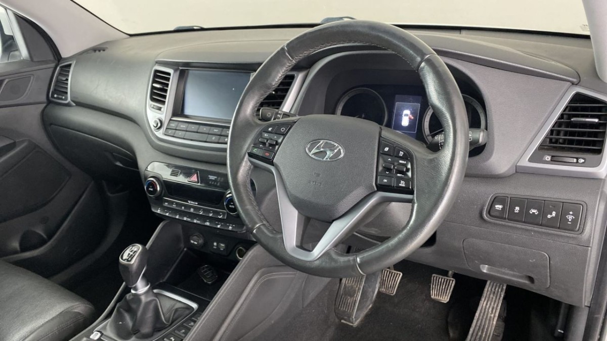 HYUNDAI TUCSON 2.0 CRDI PREMIUM SE BLUE DRIVE 5D 134 BHP - 2016 - £11,700