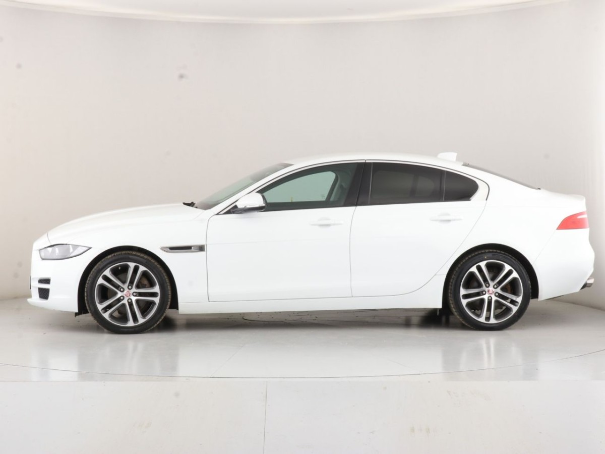 JAGUAR XE 2.0 SE 4D 178 BHP - 2017 - £15,990