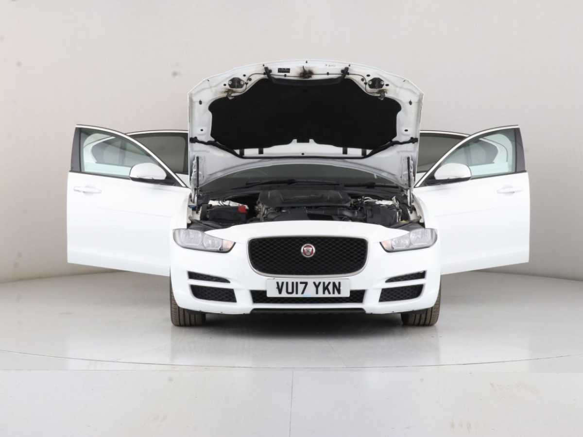 JAGUAR XE 2.0 SE 4D 178 BHP - 2017 - £15,990