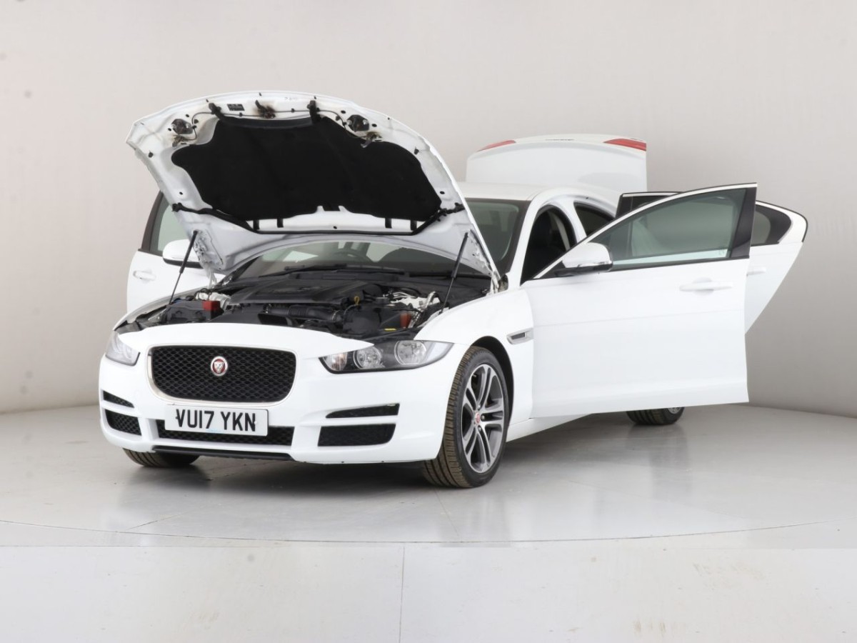 JAGUAR XE 2.0 SE 4D 178 BHP - 2017 - £15,990
