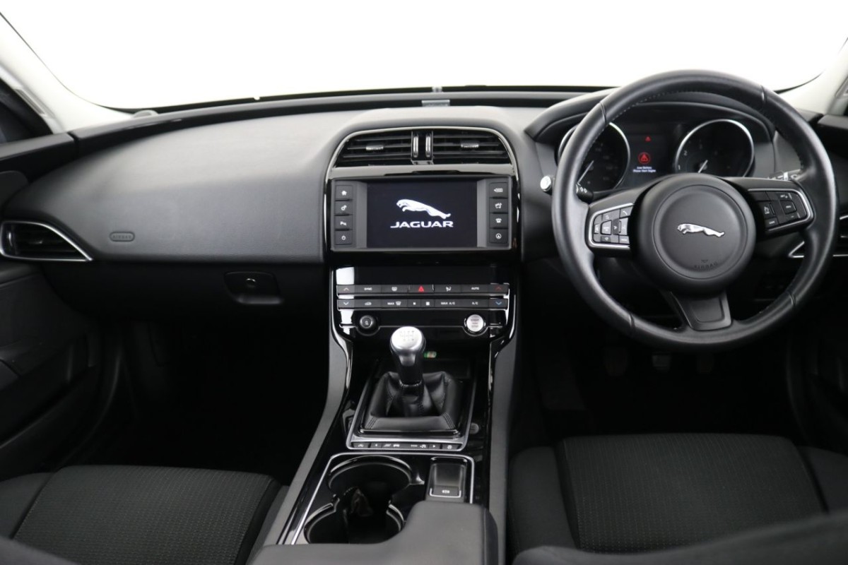JAGUAR XE 2.0 SE 4D 178 BHP - 2017 - £15,990