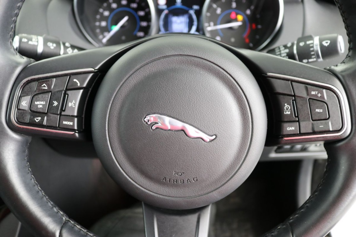 JAGUAR XE 2.0 SE 4D 178 BHP - 2017 - £15,990
