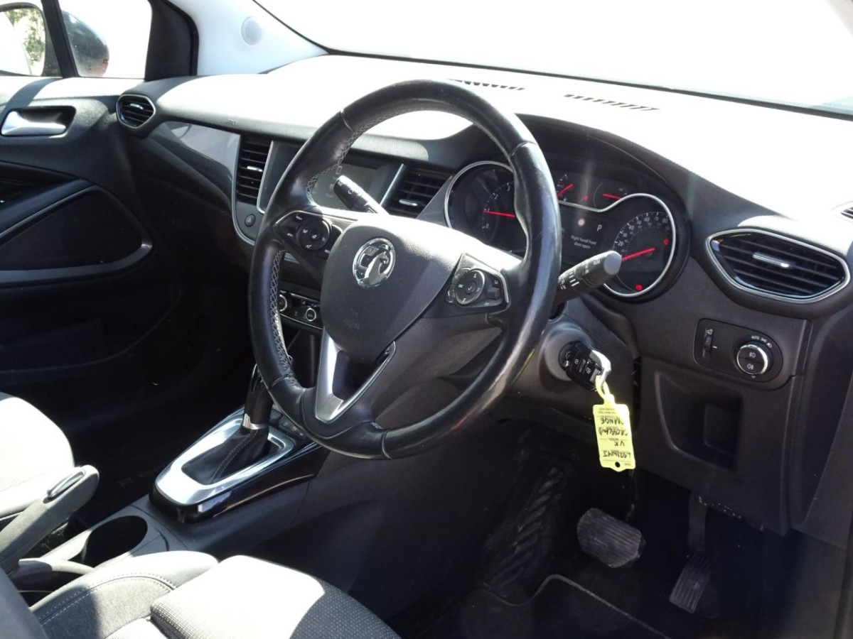VAUXHALL CROSSLAND 1.2 ELITE 5D 129 BHP - 2021 - £13,400