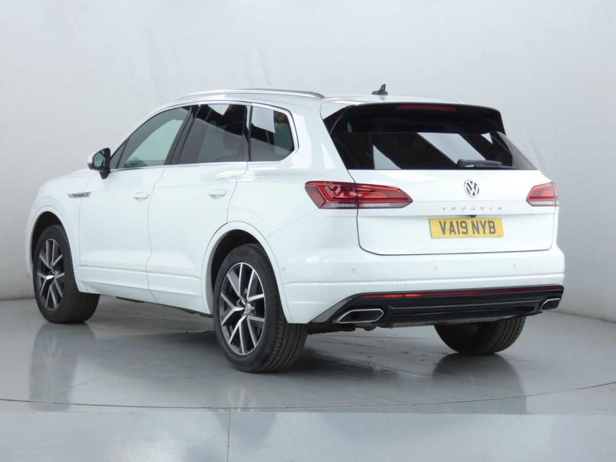 VOLKSWAGEN TOUAREG 3.0 V6 R-LINE TDI 5D 228 BHP - 2019 - £25,400