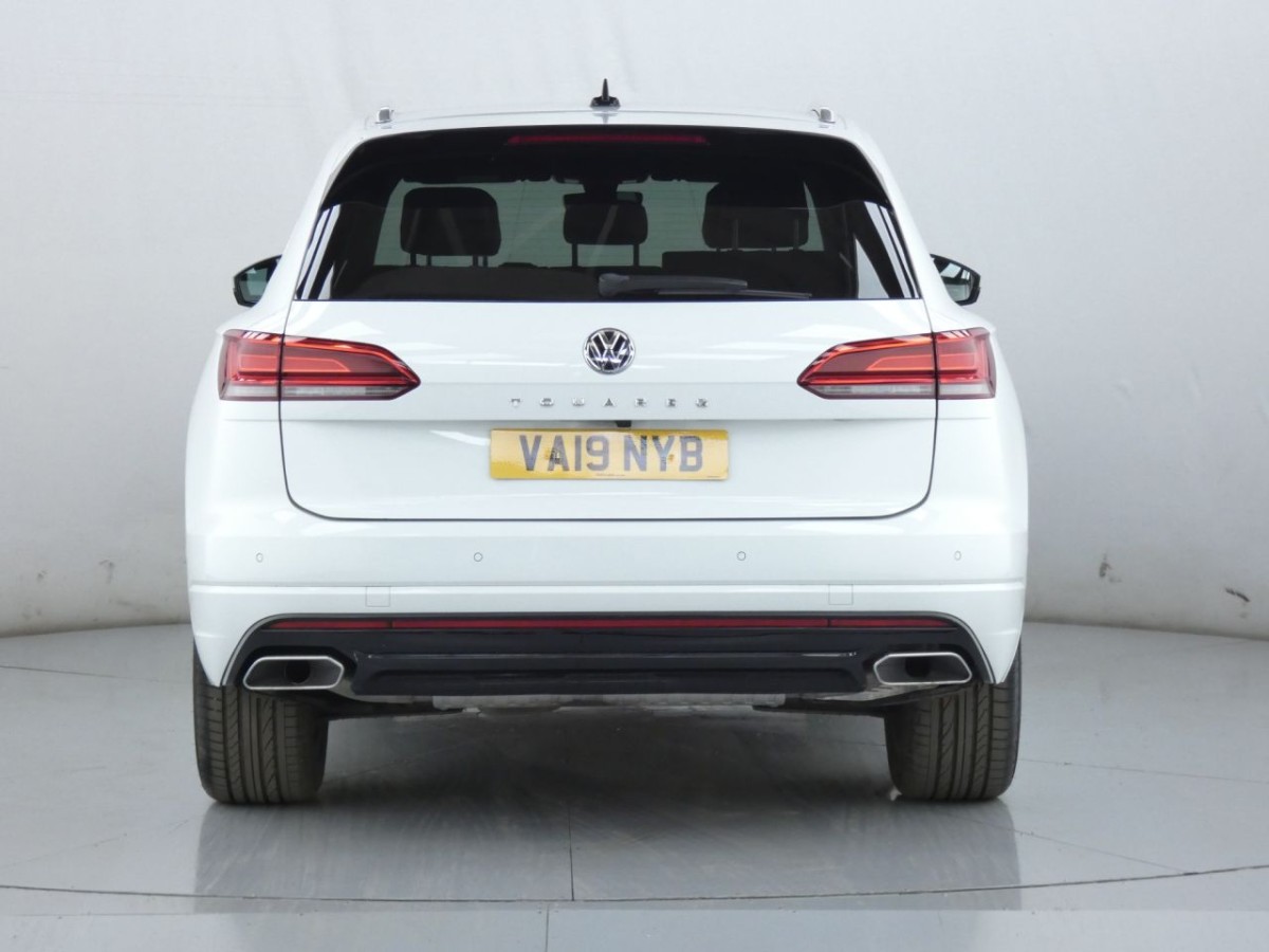 VOLKSWAGEN TOUAREG 3.0 V6 R-LINE TDI 5D 228 BHP - 2019 - £25,400