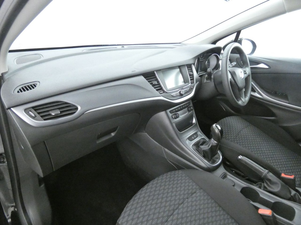 VAUXHALL ASTRA 1.6 DESIGN CDTI ECOFLEX S/S 5D 108 BHP - 2017 - £6,990