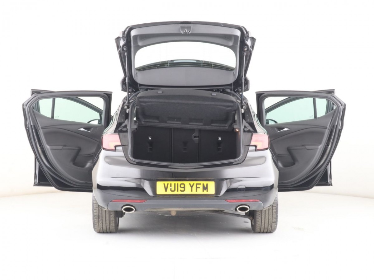 VAUXHALL ASTRA 1.6 ELITE NAV S/S 5D 198 BHP - 2019 - £13,990