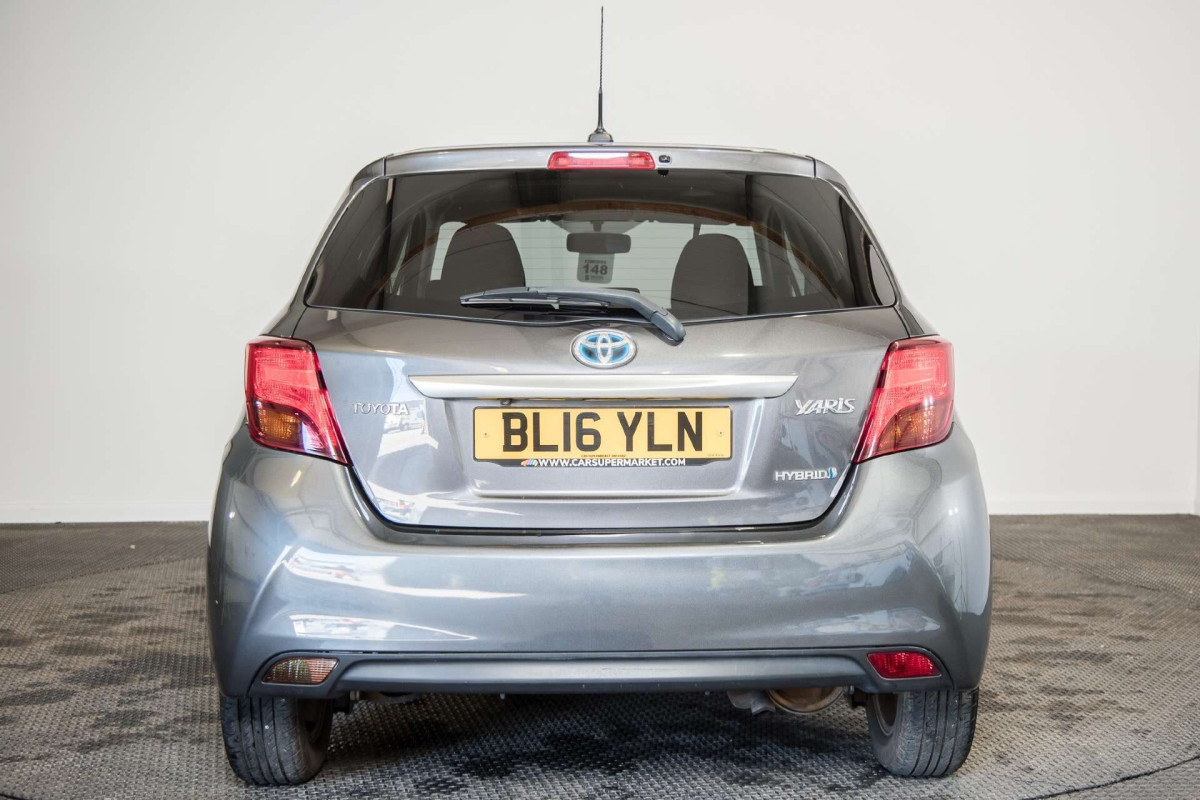 TOYOTA YARIS 2016 (16) 1.5 VVT-H ICON HATCHBACK 5DR PETROL HYBRID E-CVT EURO 6 (101 PS) - 2016 - £9,250