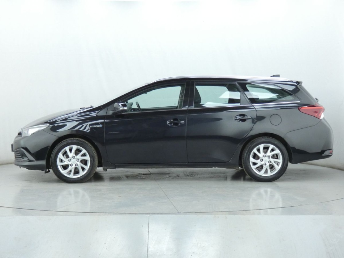 TOYOTA AURIS 1.8 VVT-I ICON TECH TOURING SPORTS 5D 135 BHP - 2019 - £11,990