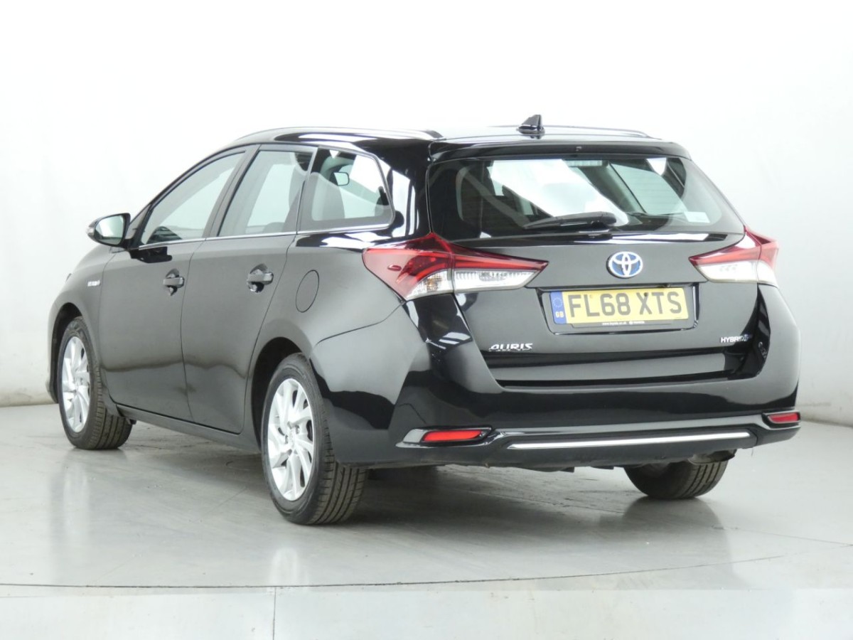 TOYOTA AURIS 1.8 VVT-I ICON TECH TOURING SPORTS 5D 135 BHP - 2019 - £11,990