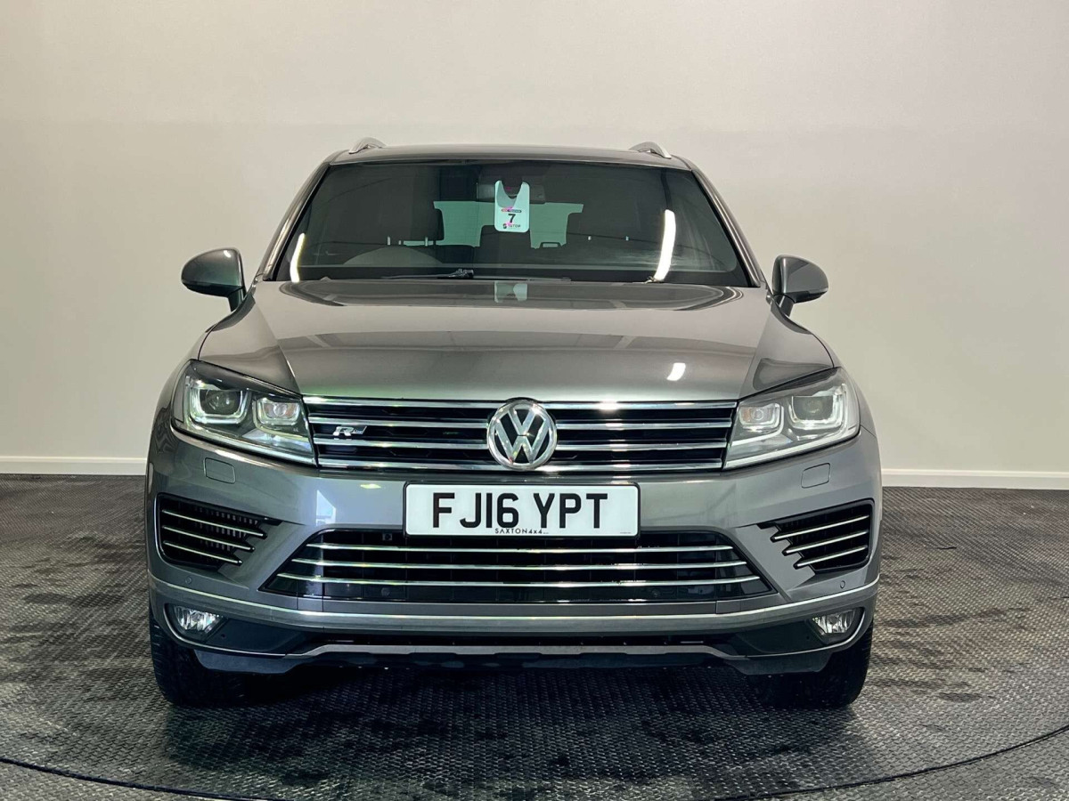 VOLKSWAGEN TOUAREG 2016 (16) 3.0 TDI V6 BLUEMOTION TECH R-LINE SUV 5DR DIESEL TIPTRONIC 4WD EURO 6 (S/S) - 2016 - £14,000