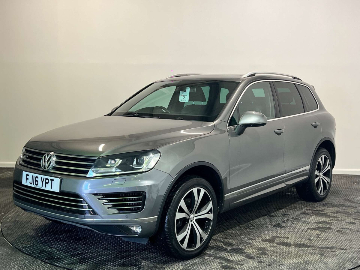 VOLKSWAGEN TOUAREG 2016 (16) 3.0 TDI V6 BLUEMOTION TECH R-LINE SUV 5DR DIESEL TIPTRONIC 4WD EURO 6 (S/S) - 2016 - £14,000