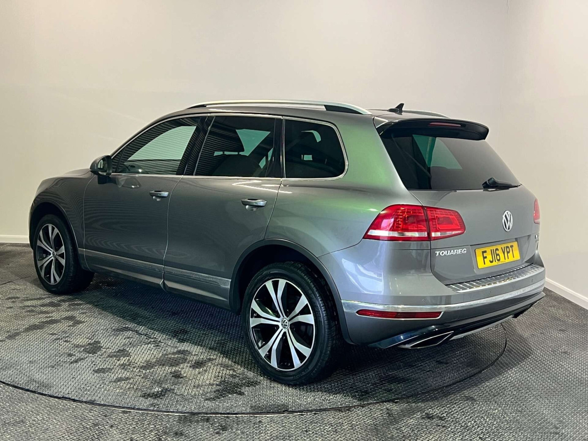VOLKSWAGEN TOUAREG 2016 (16) 3.0 TDI V6 BLUEMOTION TECH R-LINE SUV 5DR DIESEL TIPTRONIC 4WD EURO 6 (S/S) - 2016 - £14,000
