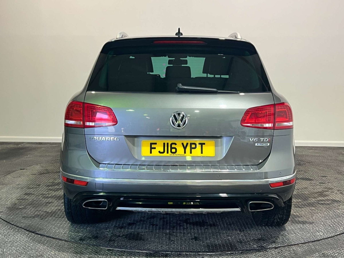 VOLKSWAGEN TOUAREG 2016 (16) 3.0 TDI V6 BLUEMOTION TECH R-LINE SUV 5DR DIESEL TIPTRONIC 4WD EURO 6 (S/S) - 2016 - £14,000