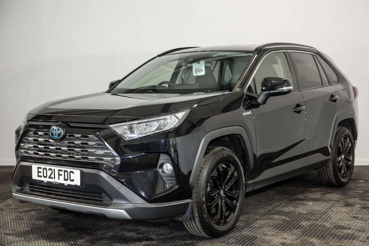 TOYOTA RAV4 2021 (21) 2.5 VVT-H GPF DESIGN SUV 5DR PETROL HYBRID CVT EURO 6 (S/S) (218 PS) - 2021 - £17,500