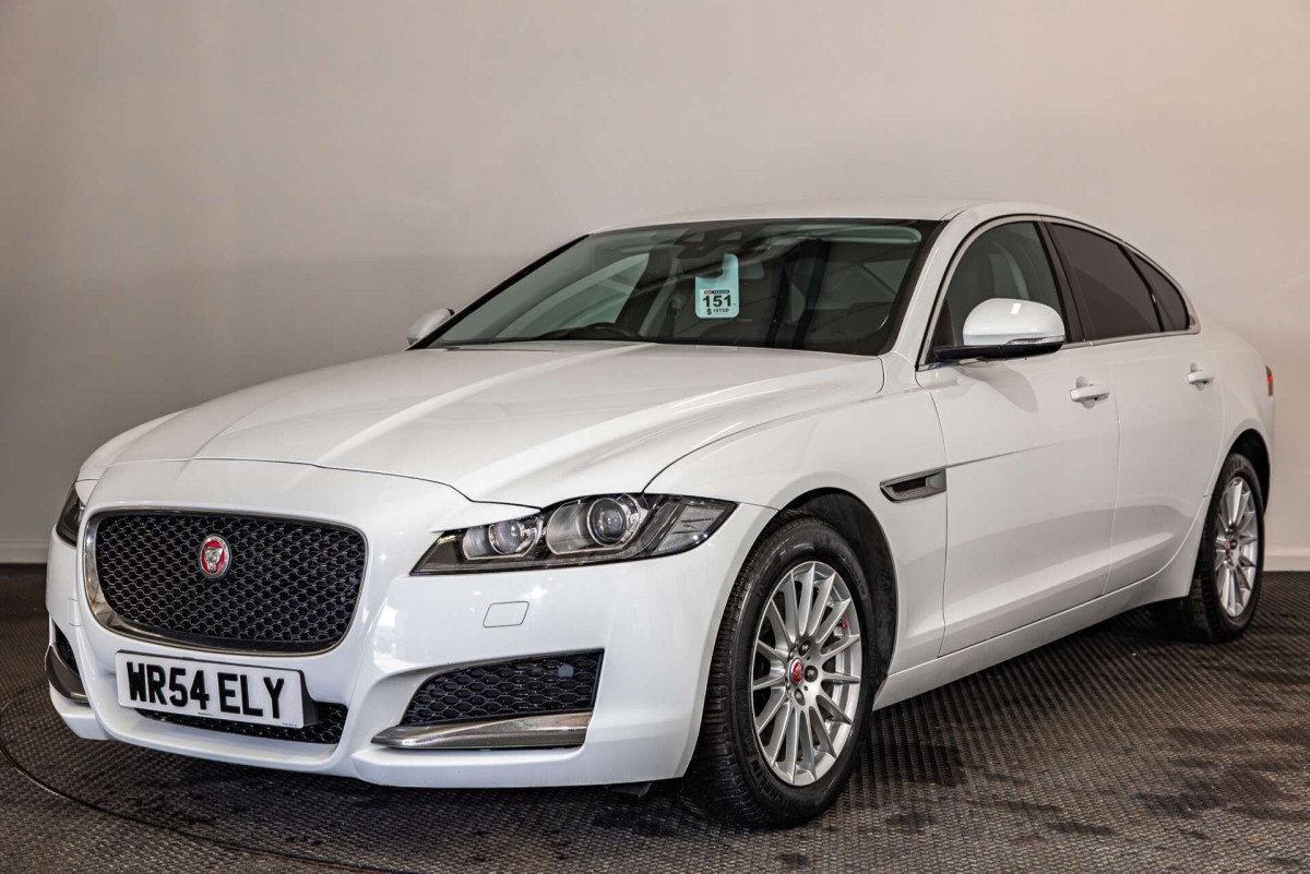 JAGUAR XF 2018 (18) 2.0D PRESTIGE SALOON 4DR DIESEL MANUAL EURO 6 (S/S) (180 PS) - 2018 - £9,000