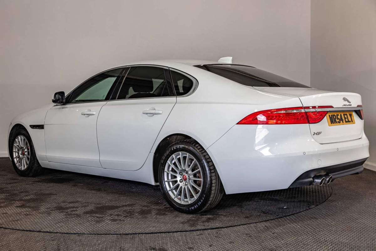 JAGUAR XF 2018 (18) 2.0D PRESTIGE SALOON 4DR DIESEL MANUAL EURO 6 (S/S) (180 PS) - 2018 - £9,000