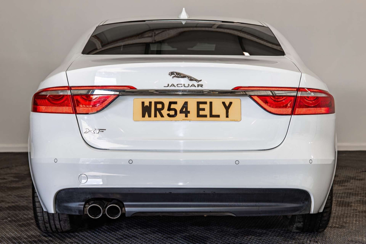 JAGUAR XF 2018 (18) 2.0D PRESTIGE SALOON 4DR DIESEL MANUAL EURO 6 (S/S) (180 PS) - 2018 - £9,000