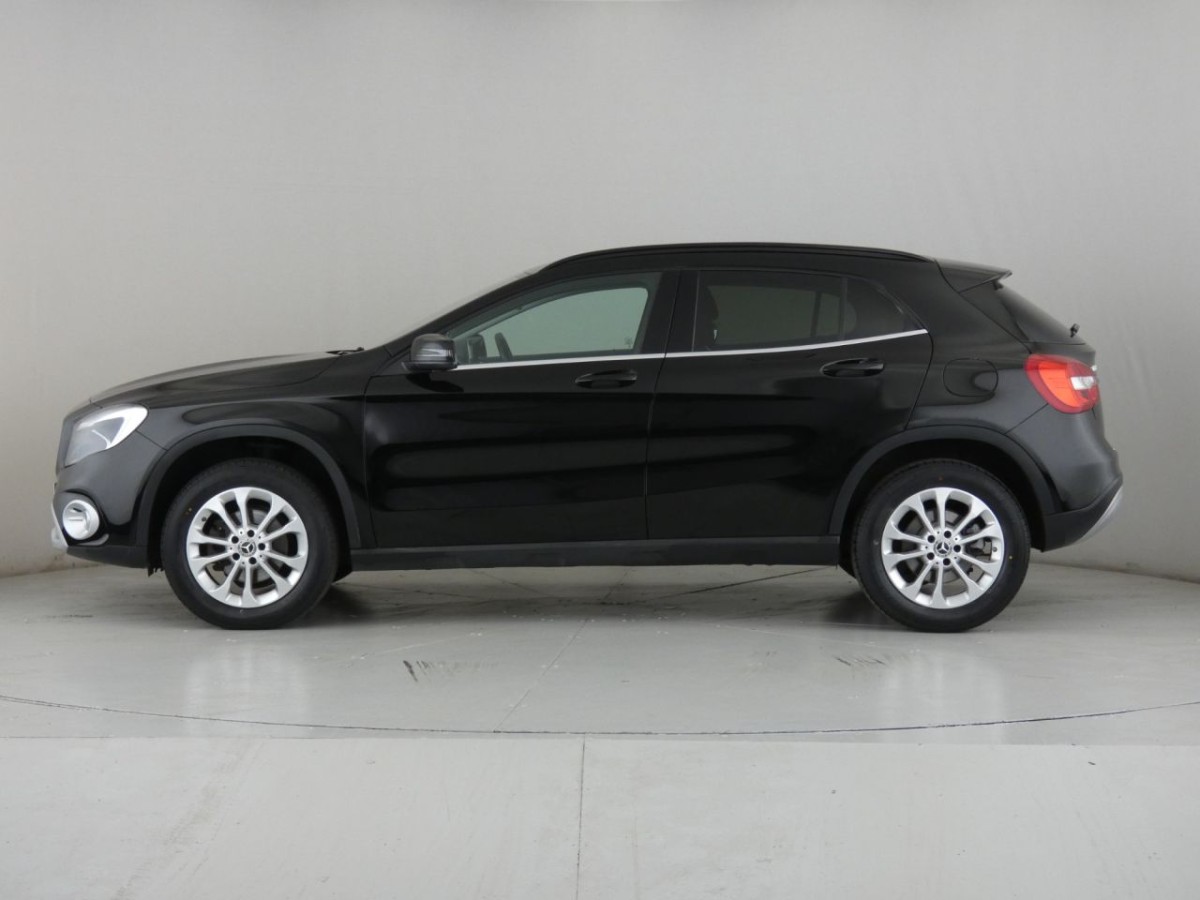 MERCEDES-BENZ GLA-CLASS 1.6 GLA 200 SE 5D 154 BHP - 2018 - £19,400