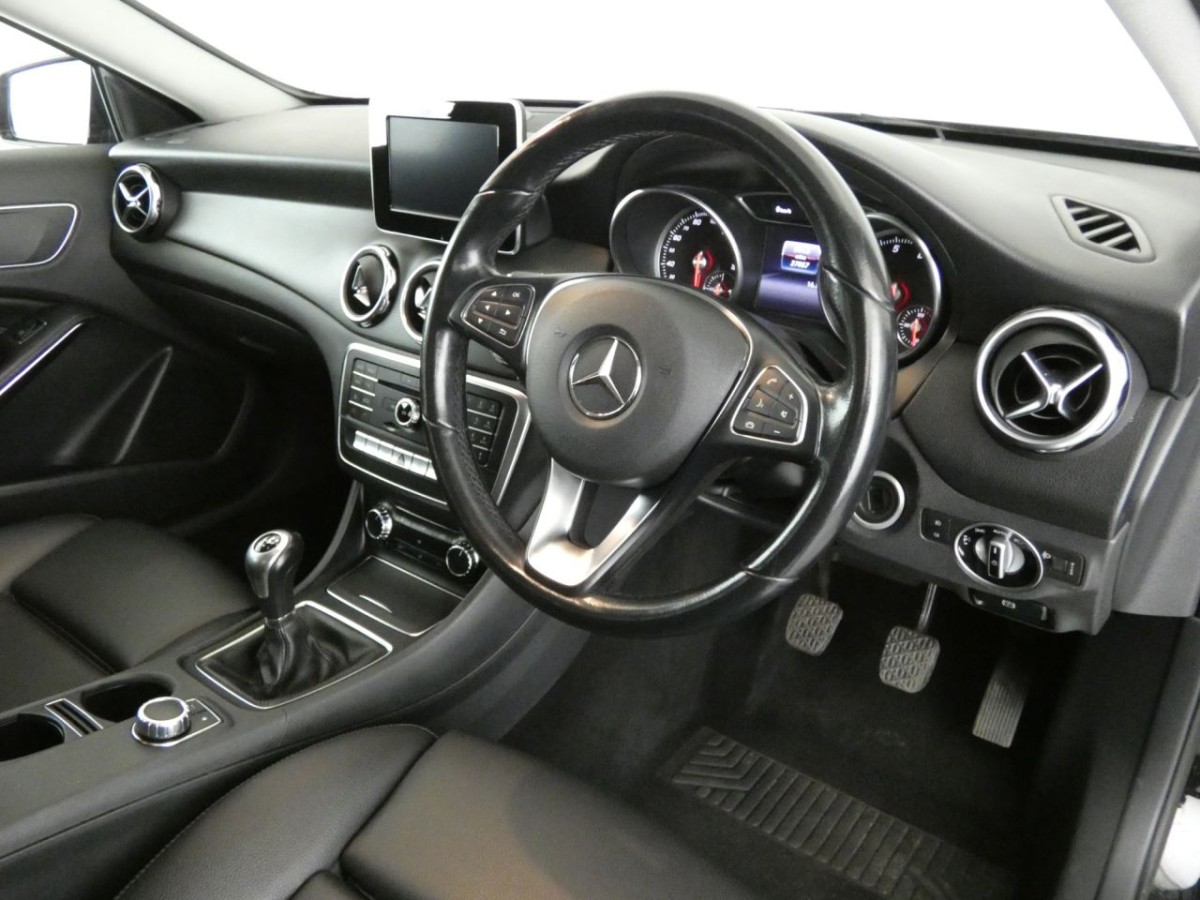 MERCEDES-BENZ GLA-CLASS 1.6 GLA 200 SE 5D 154 BHP - 2018 - £19,400