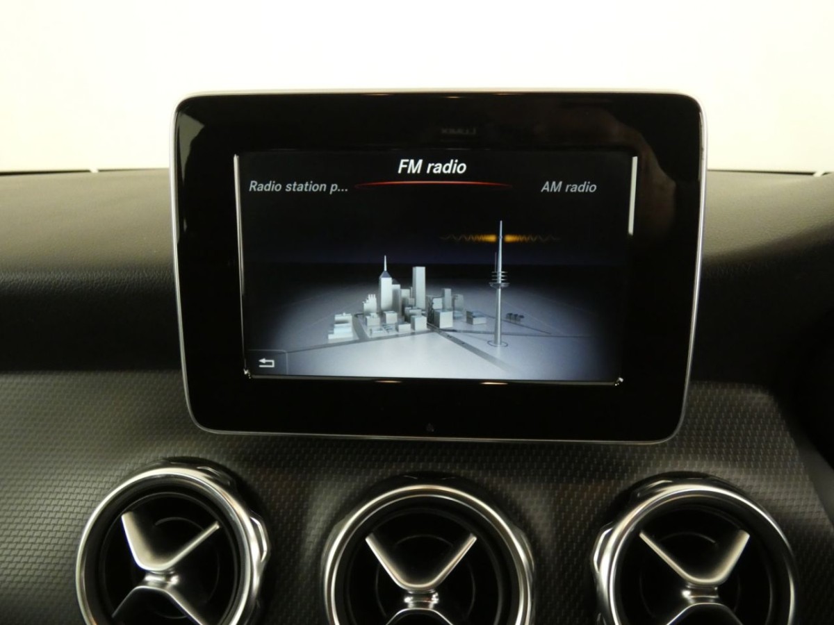 MERCEDES-BENZ GLA-CLASS 1.6 GLA 200 SE 5D 154 BHP - 2018 - £19,400