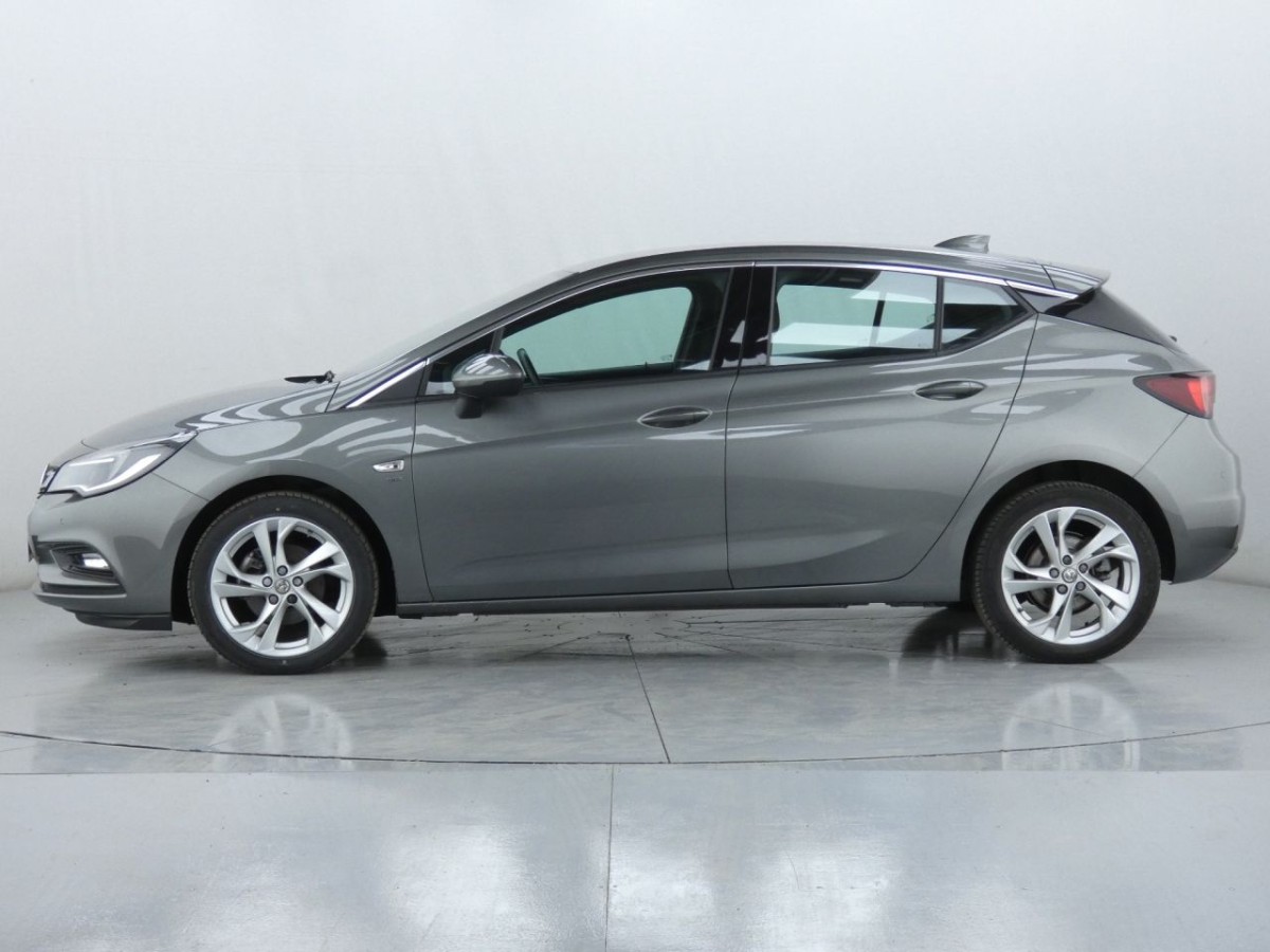 VAUXHALL ASTRA 1.6 SRI NAV CDTI 5D 108 BHP - 2017 - £8,300