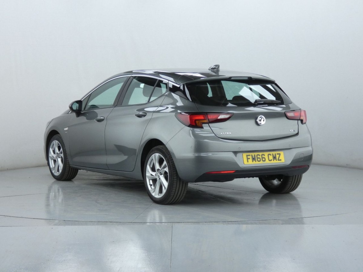 VAUXHALL ASTRA 1.6 SRI NAV CDTI 5D 108 BHP - 2017 - £8,300