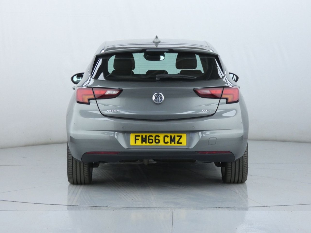 VAUXHALL ASTRA 1.6 SRI NAV CDTI 5D 108 BHP - 2017 - £8,300