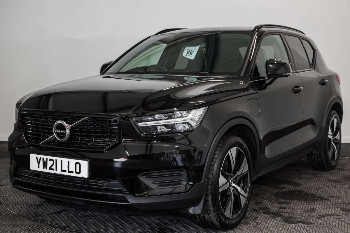 VOLVO XC40 2021 (21) 1.5H T4 RECHARGE 10.7KWH R-DESIGN SUV 5DR PETROL PLUG-IN HYBRID AUTO EURO 6 - 2021 - £15,700