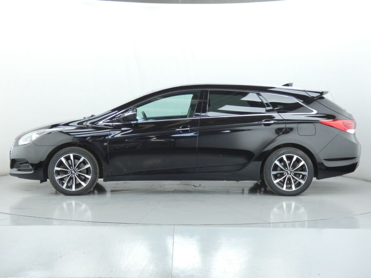 HYUNDAI I40 1.6 CRDI SE NAV 5D 135 BHP - 2019 - £14,700
