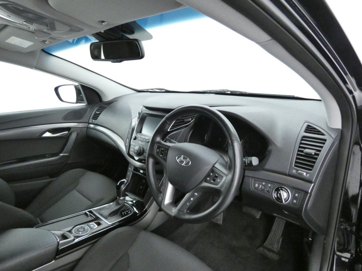 HYUNDAI I40 1.6 CRDI SE NAV 5D 135 BHP - 2019 - £14,700