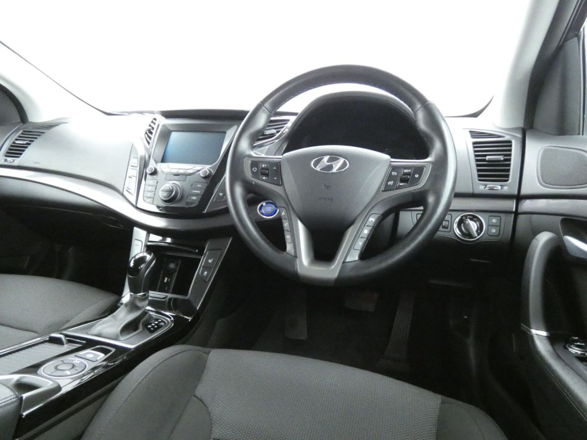 HYUNDAI I40 1.6 CRDI SE NAV 5D 135 BHP - 2019 - £14,700