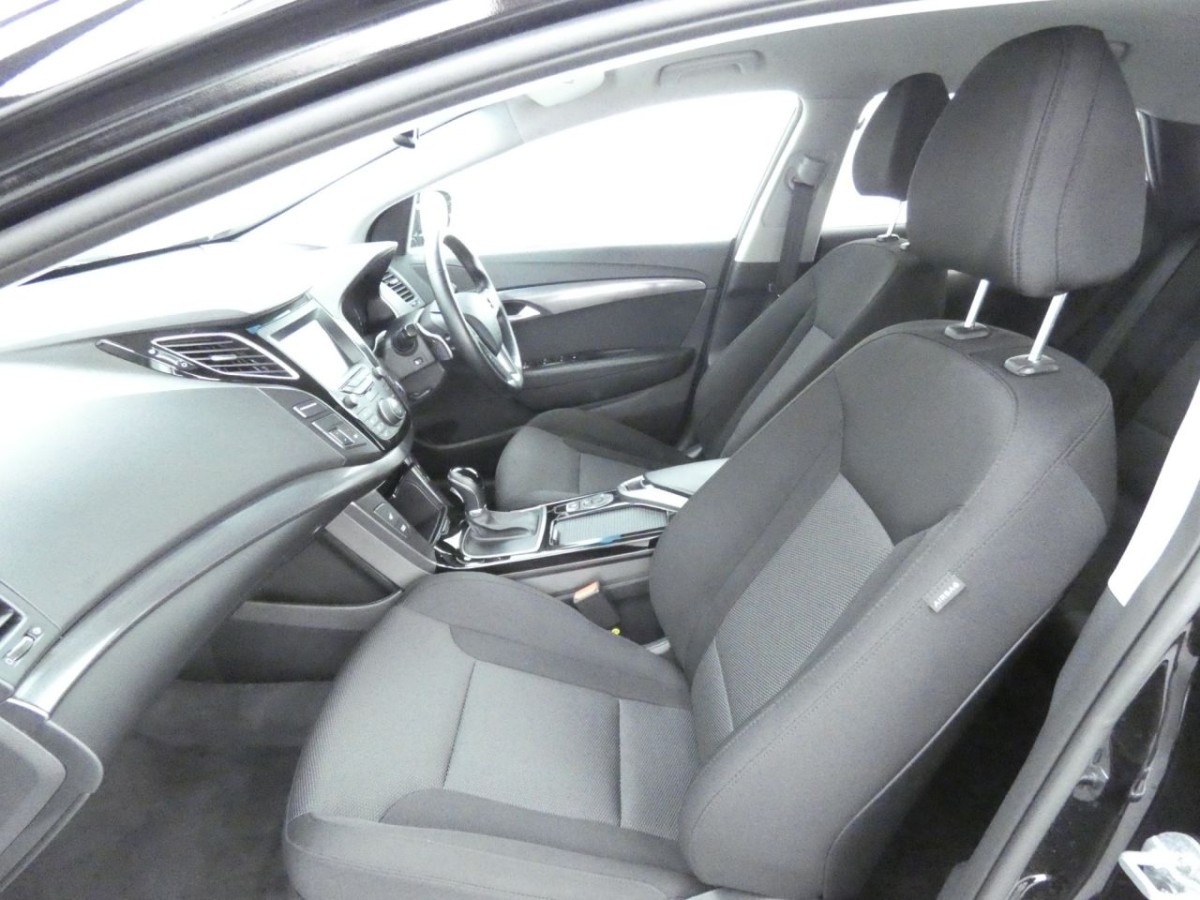HYUNDAI I40 1.6 CRDI SE NAV 5D 135 BHP - 2019 - £14,700