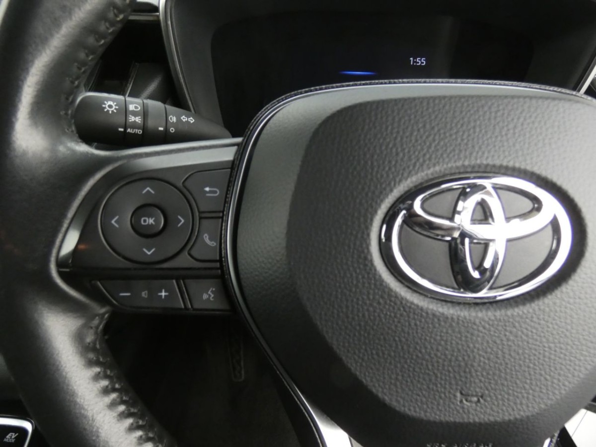TOYOTA COROLLA 1.8 ICON TECH 5D 121 BHP - 2020 - £15,990