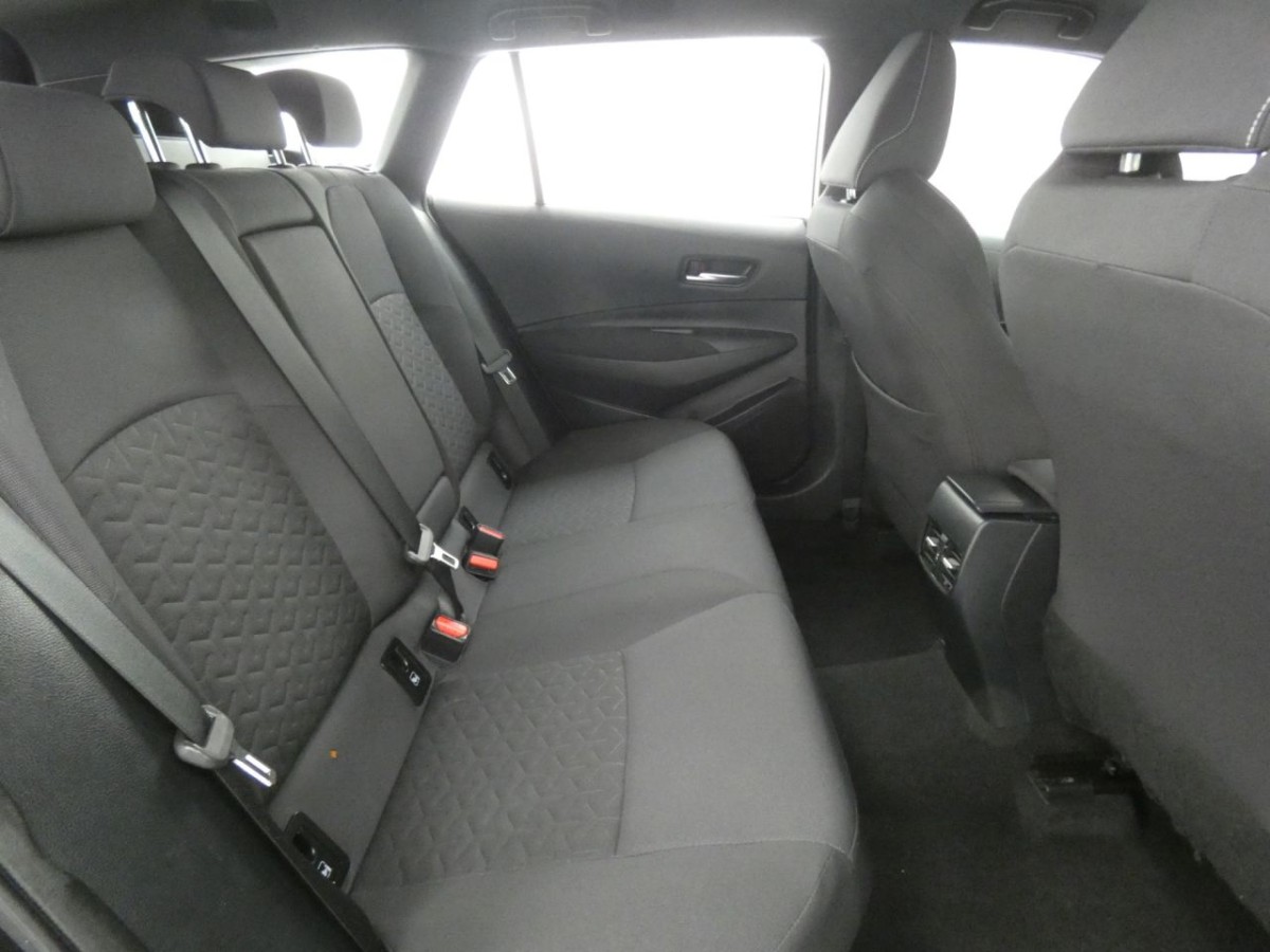TOYOTA COROLLA 1.8 ICON TECH 5D 121 BHP - 2020 - £15,990
