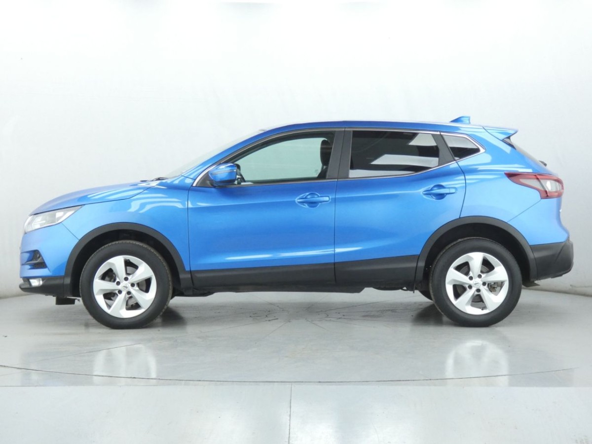 NISSAN QASHQAI 1.3 DIG-T ACENTA PREMIUM 5D 140 BHP HATCHBACK - 2020 - £13,700