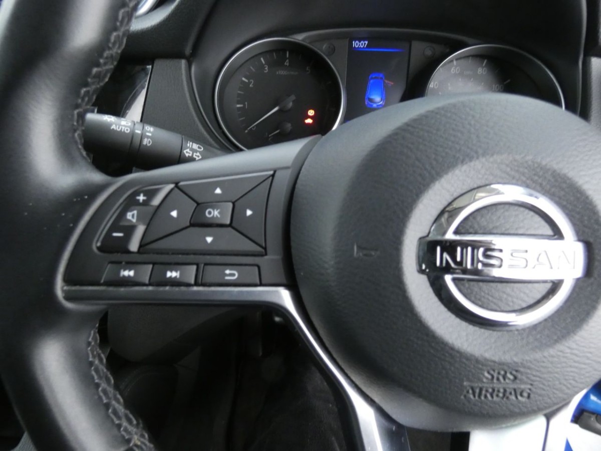NISSAN QASHQAI 1.3 DIG-T ACENTA PREMIUM 5D 140 BHP HATCHBACK - 2020 - £13,700