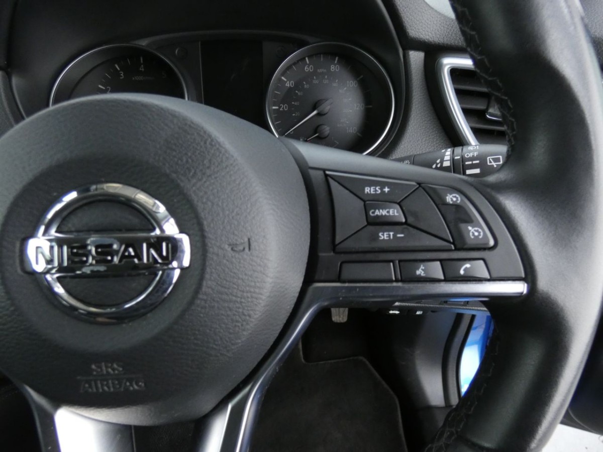 NISSAN QASHQAI 1.3 DIG-T ACENTA PREMIUM 5D 140 BHP HATCHBACK - 2020 - £13,700