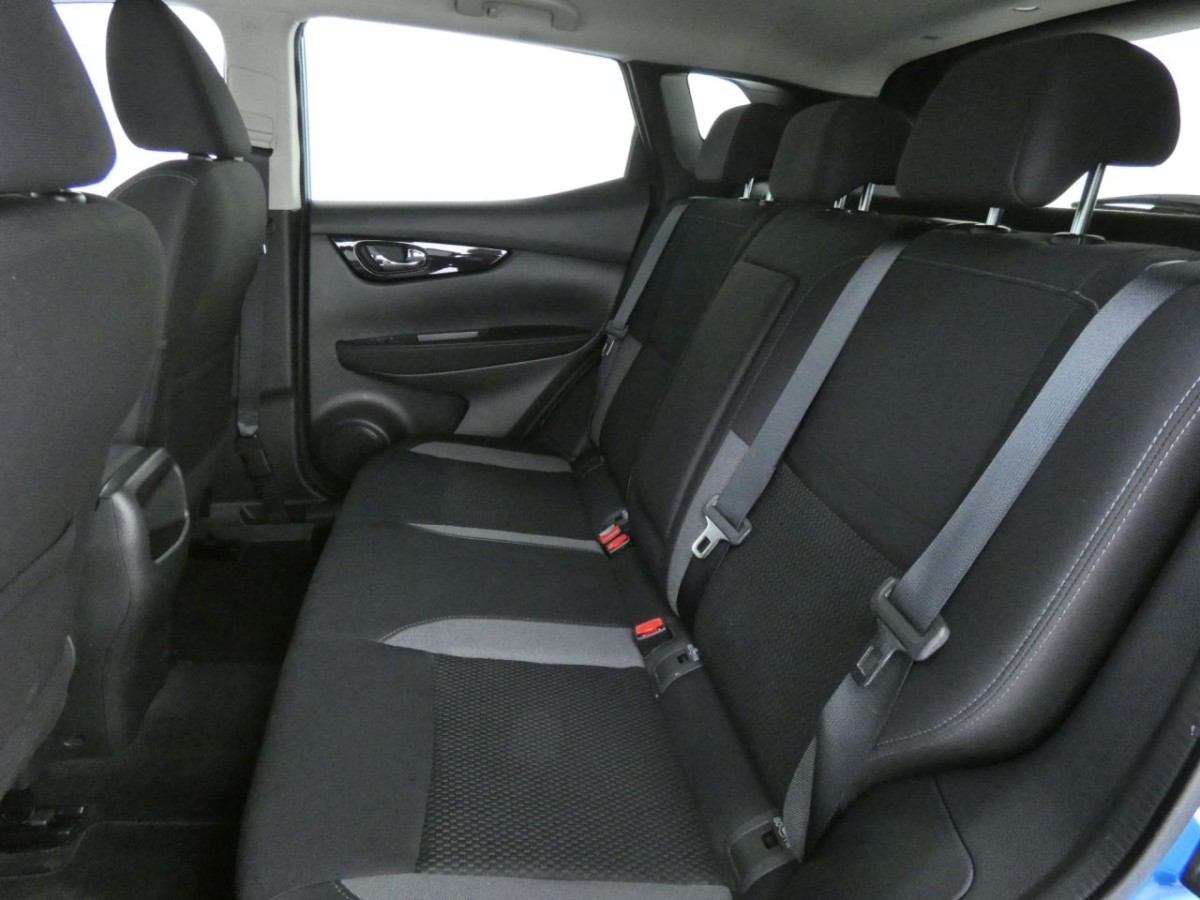 NISSAN QASHQAI 1.3 DIG-T ACENTA PREMIUM 5D 140 BHP HATCHBACK - 2020 - £13,700