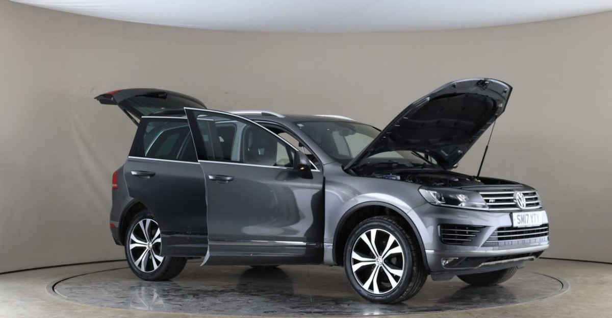 VOLKSWAGEN TOUAREG 3.0 V6 R-LINE TDI BLUEMOTION TECHNOLOGY 5D 259 BHP - 2017 - £16,990