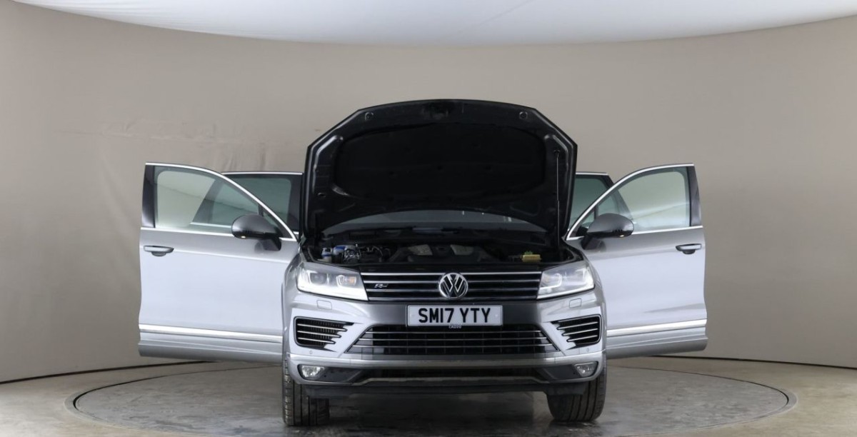 VOLKSWAGEN TOUAREG 3.0 V6 R-LINE TDI BLUEMOTION TECHNOLOGY 5D 259 BHP - 2017 - £16,990