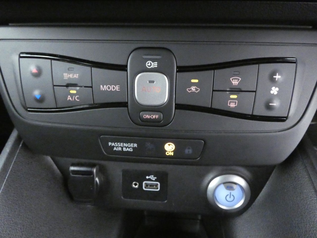 NISSAN LEAF ACENTA 5D 148 BHP - 2021 - £8,990