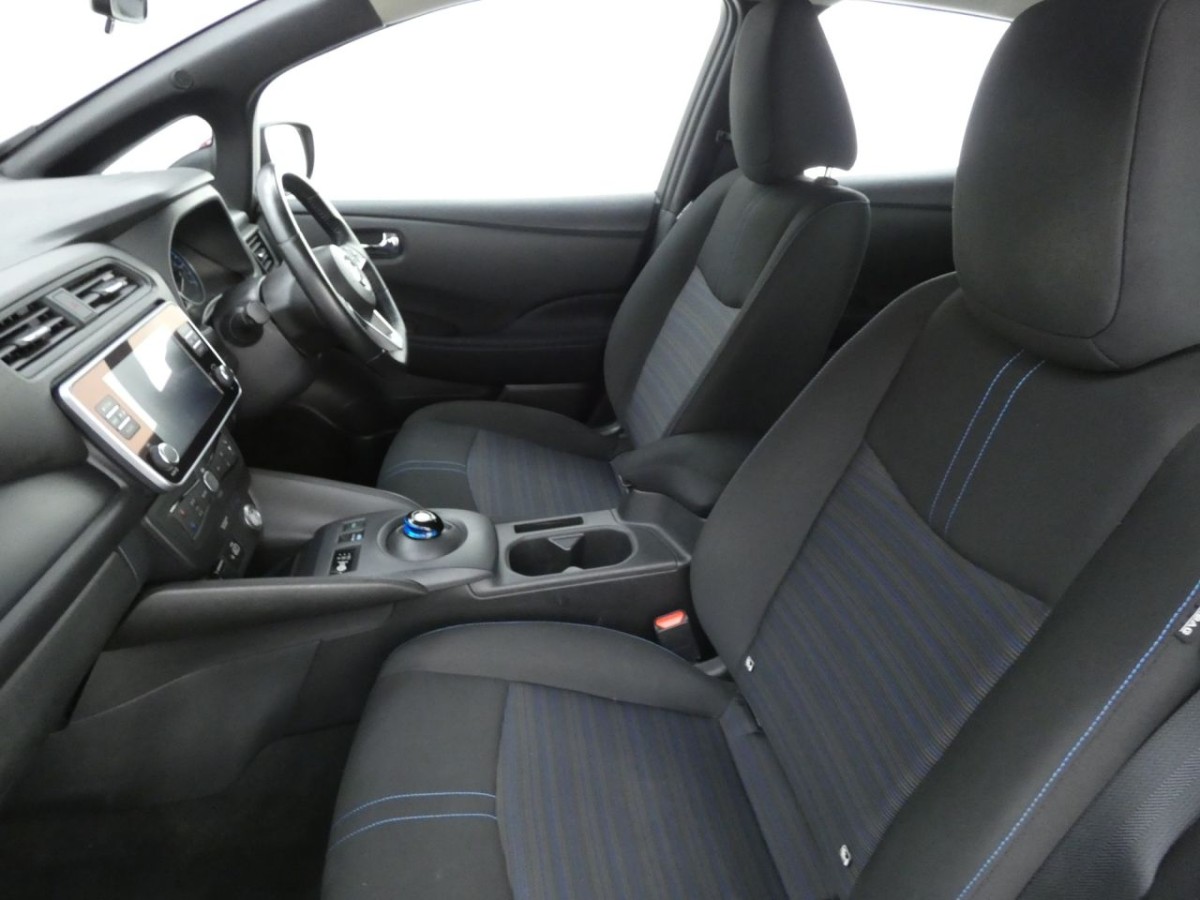 NISSAN LEAF ACENTA 5D 148 BHP - 2021 - £8,990
